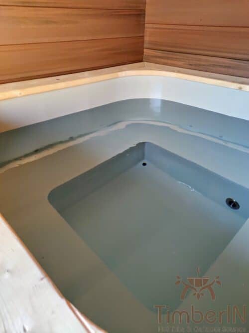 Square wooden hot tub (2)